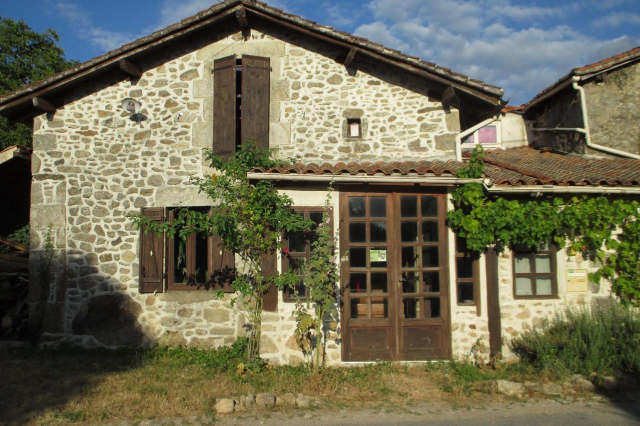 Joli Bois Bed & Breakfast Montrollet Bagian luar foto
