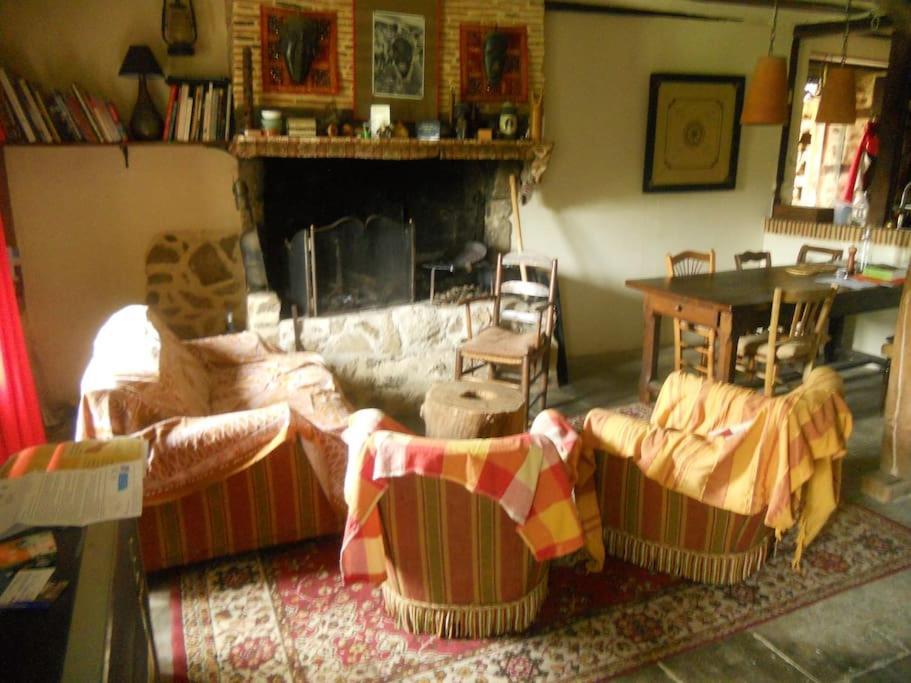 Joli Bois Bed & Breakfast Montrollet Bagian luar foto